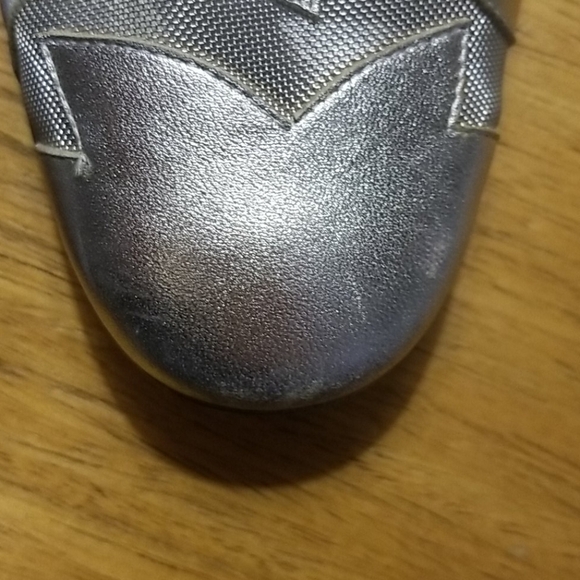 Salvatore Ferragamo Silver Mesh Flats Authentic - Picture 8 of 16